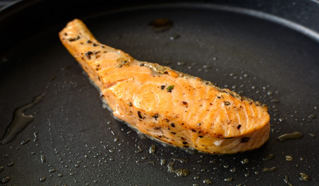 salmon saute in a pan
